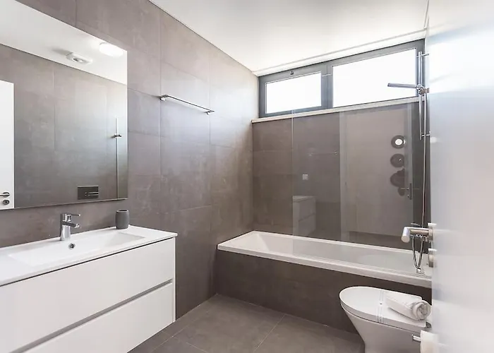 Uitzicht Baai Met Jacuzzi * Salir de Porto